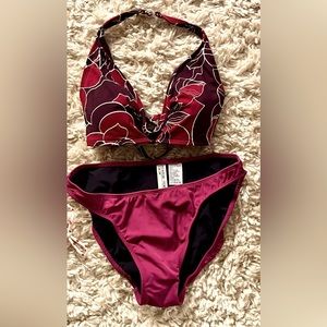 Newport News bikini swim suit.  Women’s medium. Great condition!